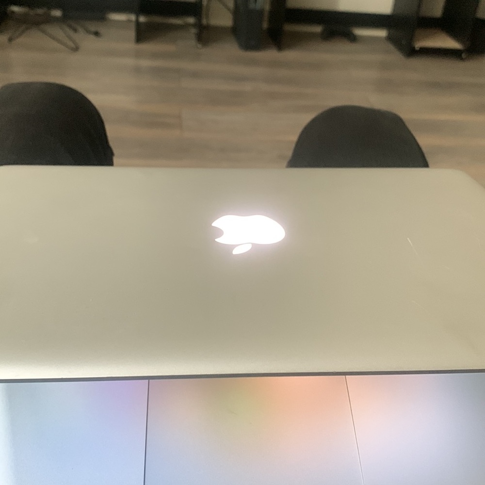 MacBook Pro - Picture 4 of 5